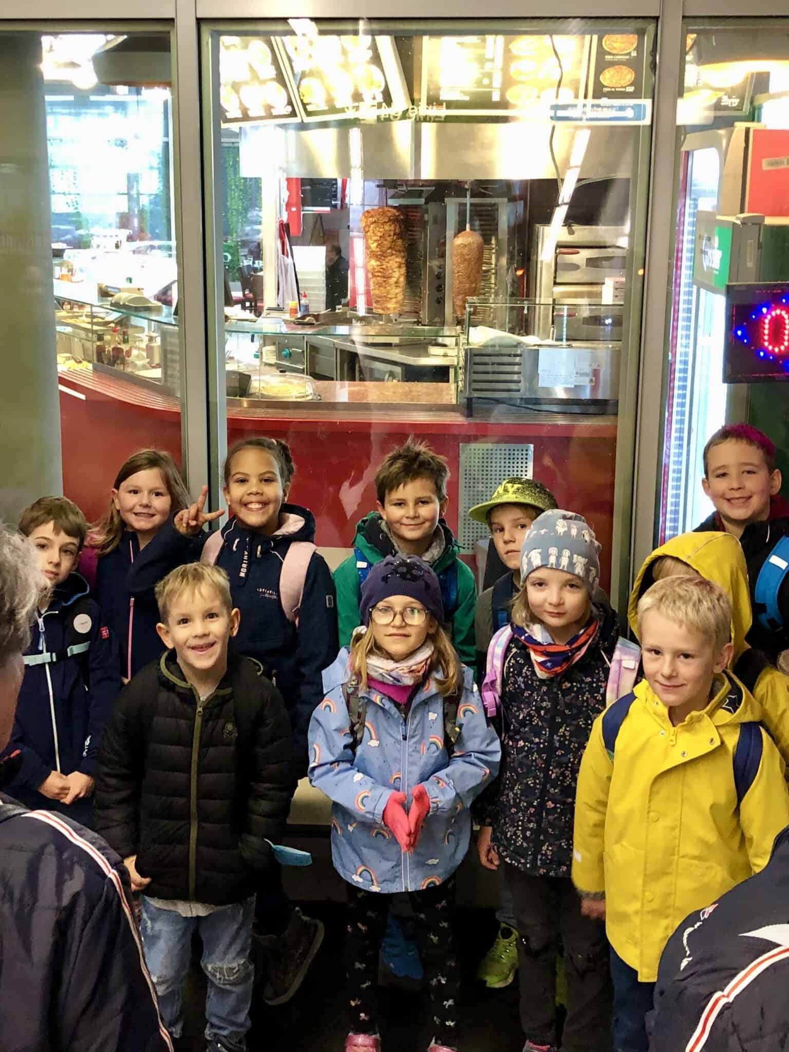 Ab in den Untergrund! | Volksschule Brunn am Gebirge - Wiener Straße